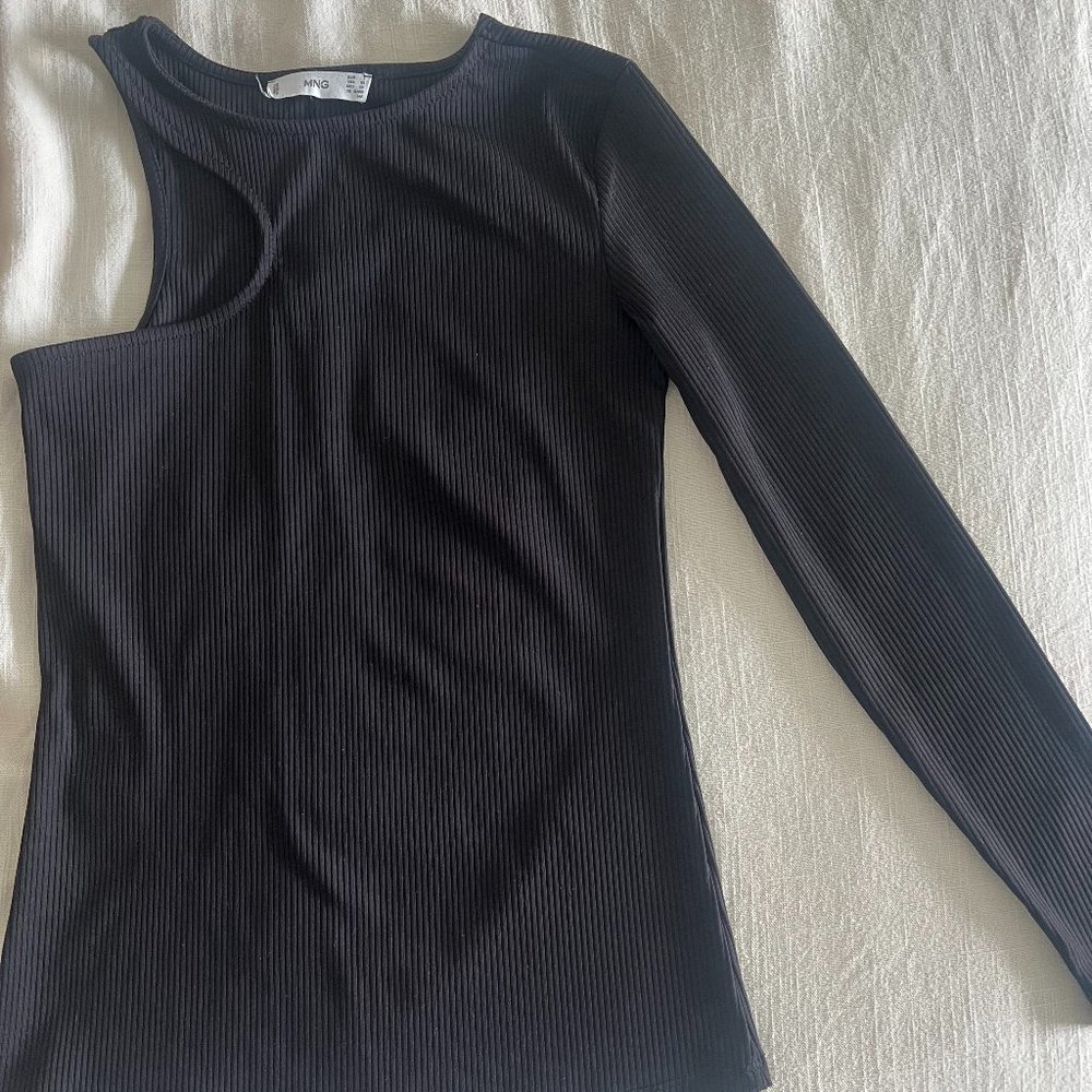 Black One Sleeve Mango Top